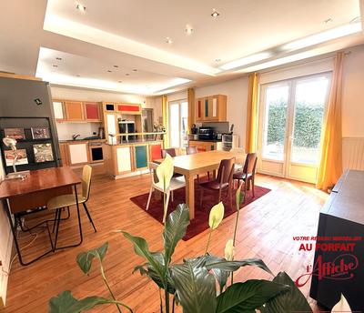 Maison - 245 m² - 7 pièces