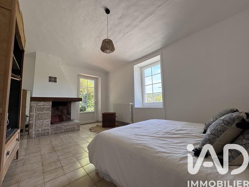 Maison - 202 m² - 7 pièces