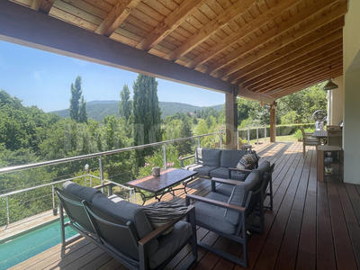 Maison - 190 m² - 7 pièces