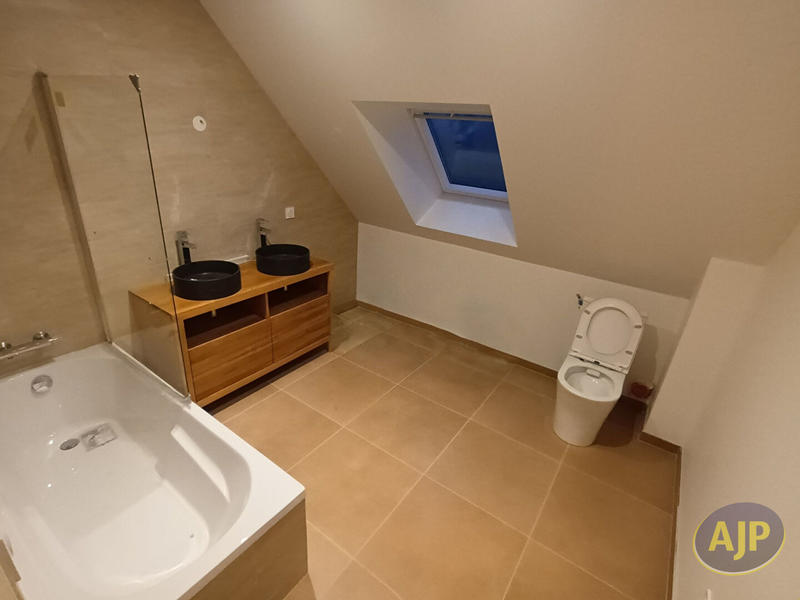 Maison - 87 m² - 5 pièces