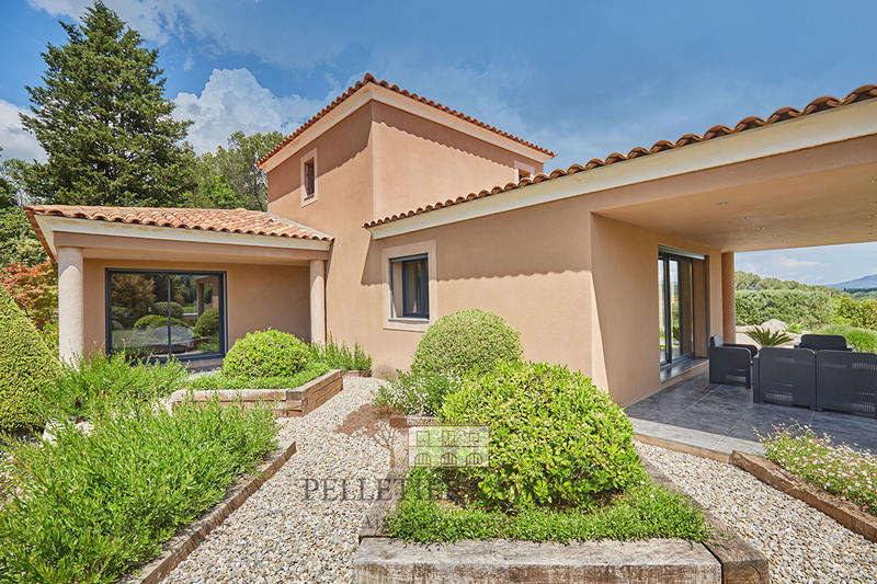 Maison - 200 m² - 6 pièces