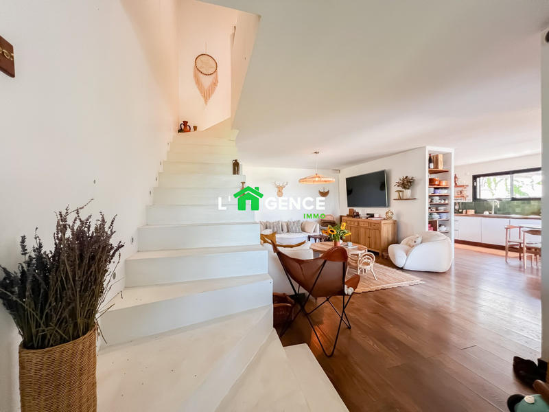 Maison - 158 m² - 4 pièces