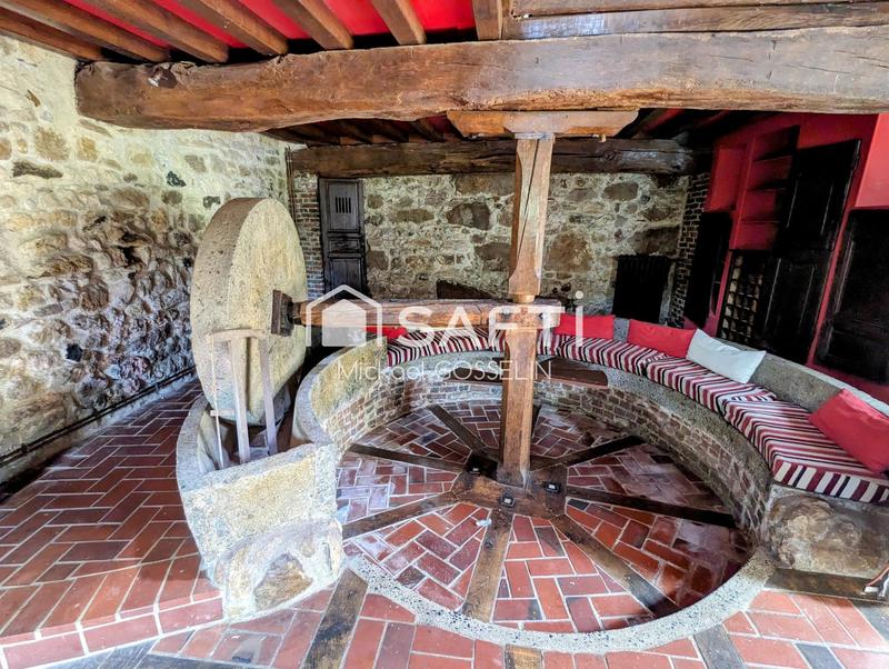 Maison - 300 m² - 9 pièces