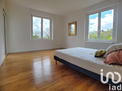 Maison - 175 m² - 8 pièces