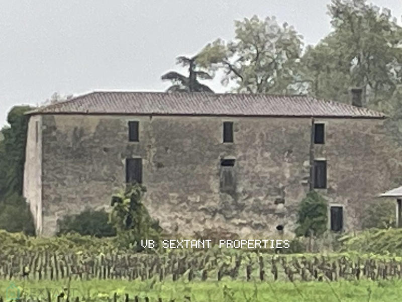 Maison - 250 m² - 1 pièce