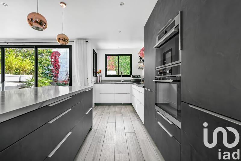 Maison - 162 m² - 8 pièces