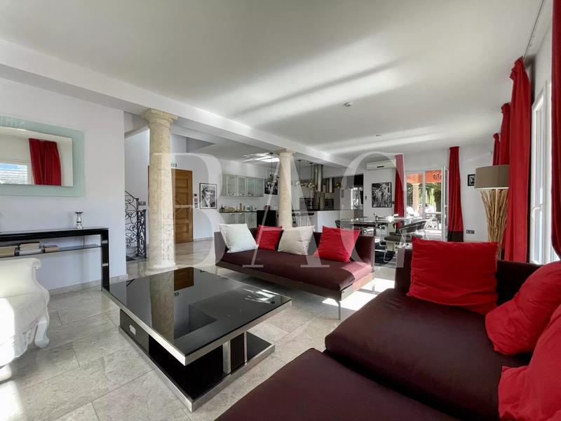 Villa - 430 m² - 12 pièces