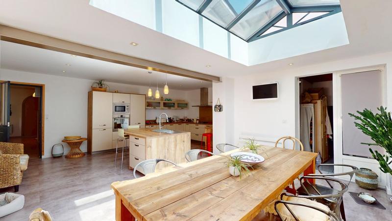 Maison - 208 m² - 7 pièces