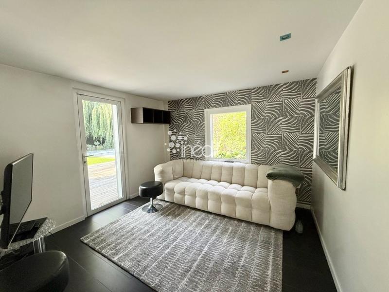 Maison - 180 m² - 6 pièces