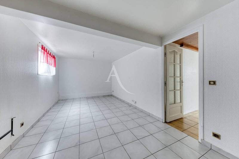 Maison - 106 m² - 5 pièces