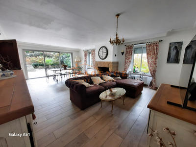Maison - 275 m² - 7 pièces