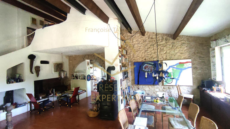 Maison - 205 m² - 7 pièces