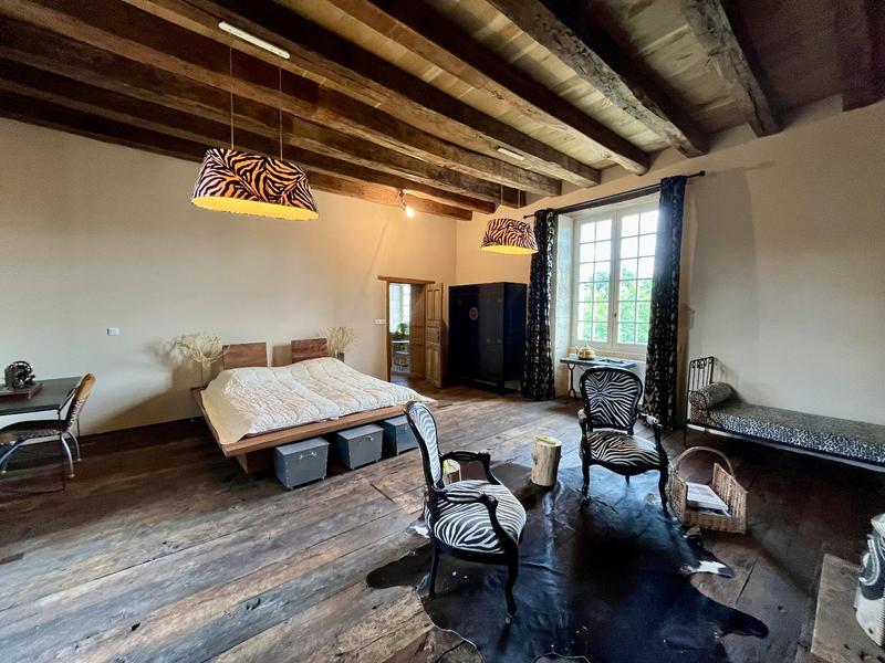 Maison - 411 m² - 7 pièces