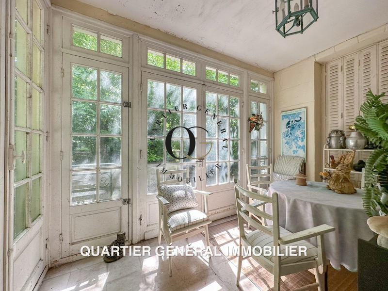 Maison - 300 m² - 6 pièces