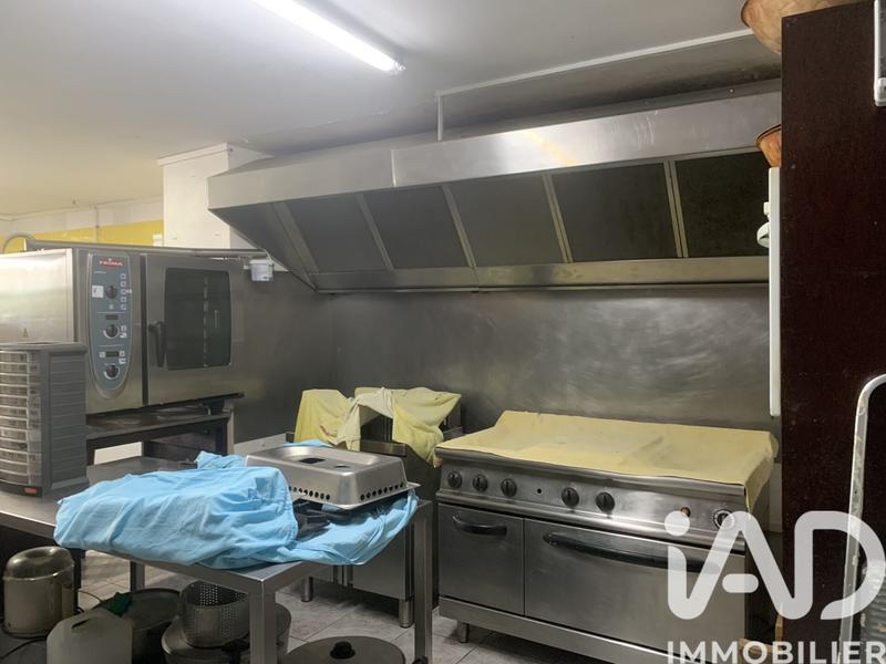 Maison - 330 m² - 10 pièces