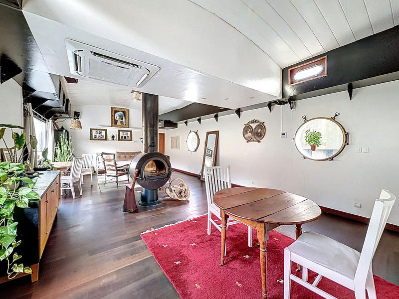 Péniche - 170 m² - 7 pièces