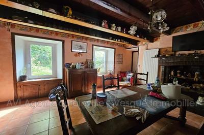 Maison - 270 m² - 11 pièces