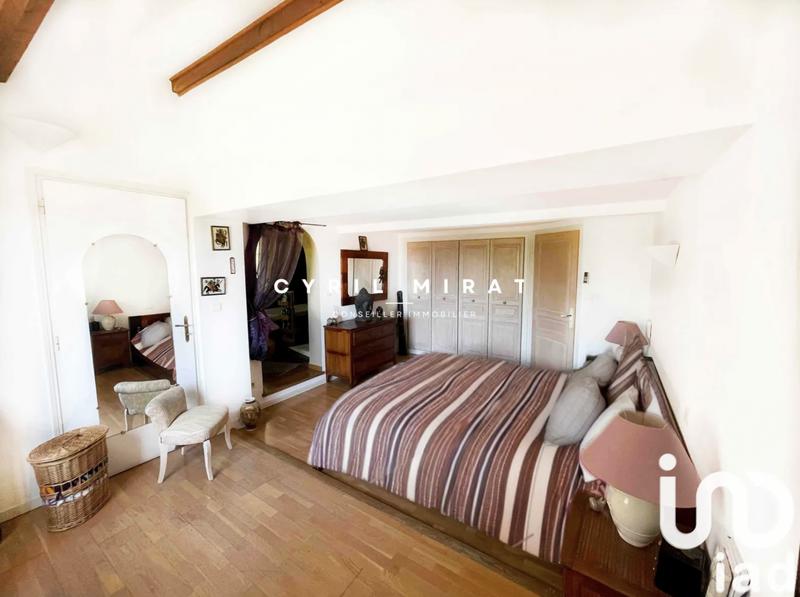 Maison - 227 m² - 8 pièces