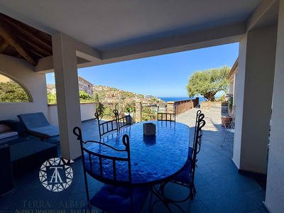 Villa - 254 m² - 10 pièces