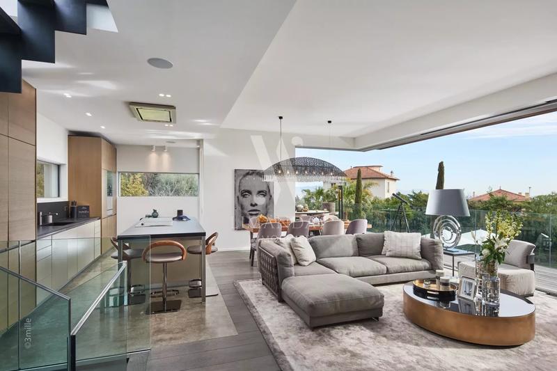 Villa - 330 m² - 7 pièces