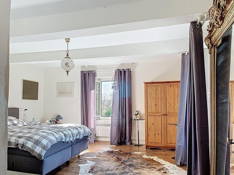 Maison - 160 m² - 8 pièces