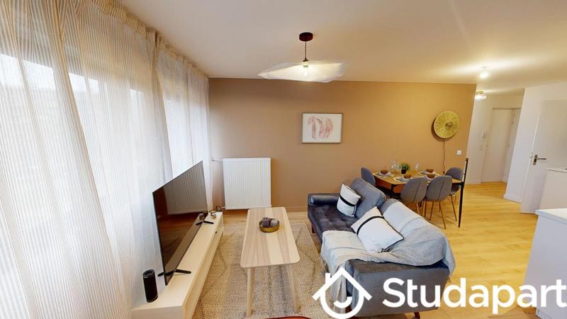 Chambre - 11 m² - 1 pièce