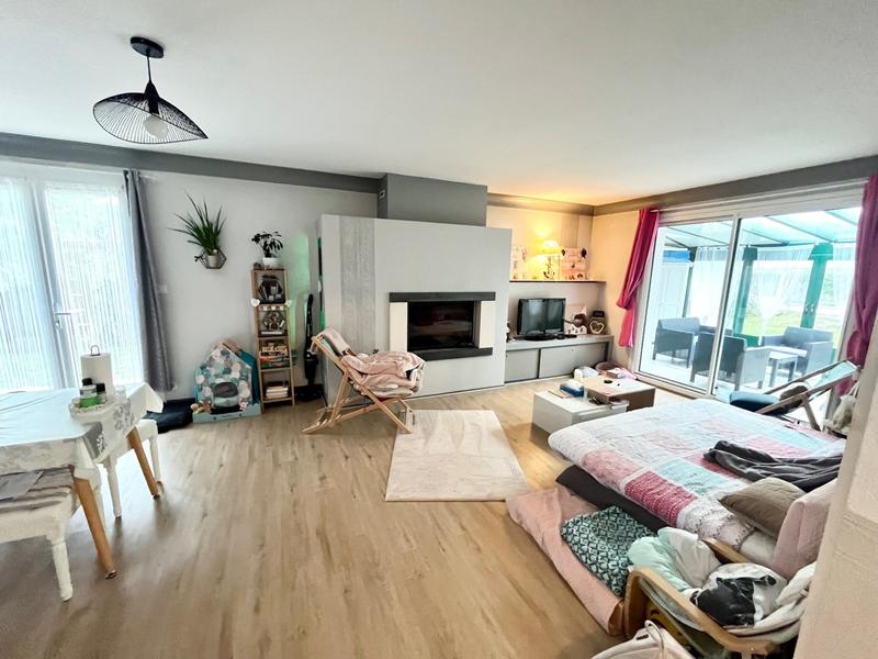 Maison - 223 m² - 7 pièces