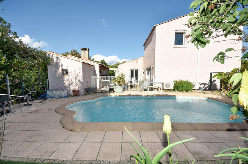 Maison - 161 m² - 7 pièces