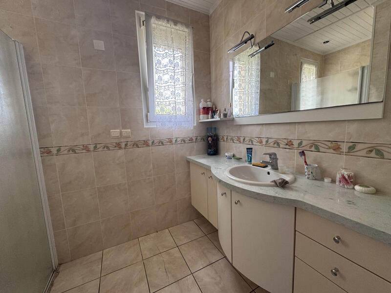 Maison - 137 m² - 5 pièces