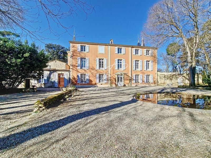 Château - 1 450 m² - 30 pièces