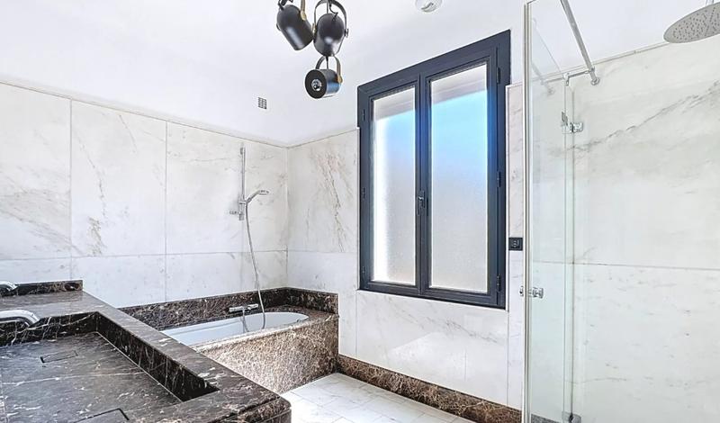 Villa - 230 m² - 7 pièces