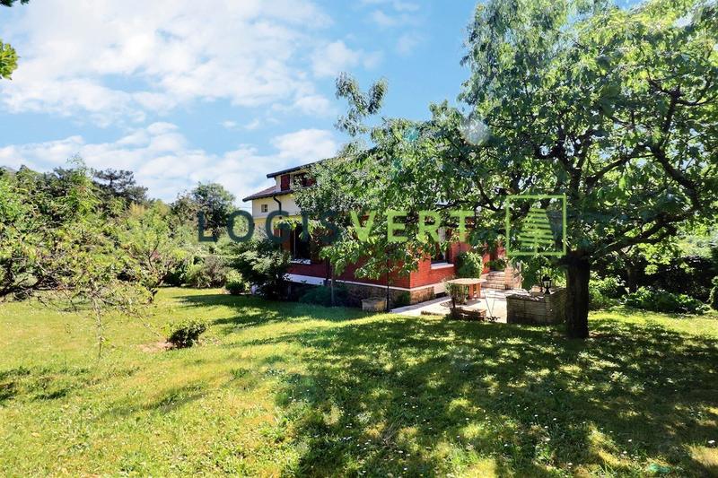 Maison - 268 m² - 6 pièces