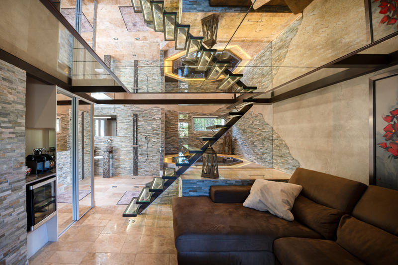 Propriété - 325 m² - 8 pièces