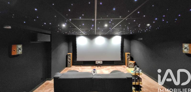 Maison - 237 m² - 7 pièces