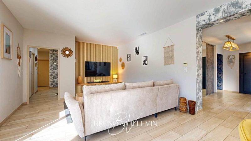 Villa - 219 m² - 7 pièces