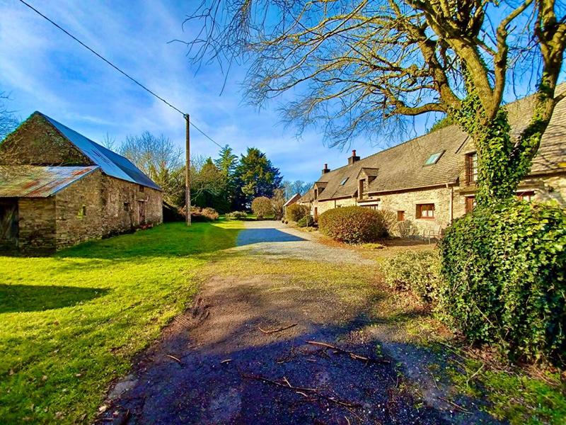 Maison - 208 m² - 11 pièces