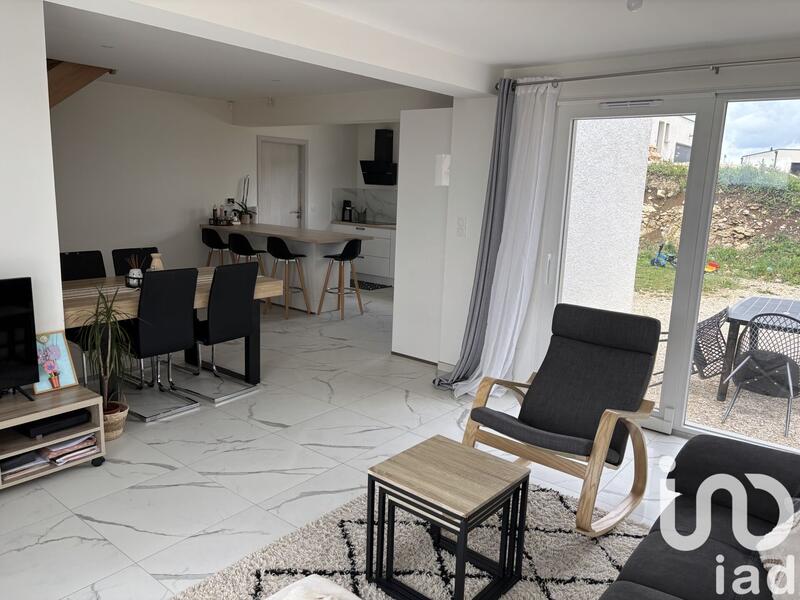 Maison - 104 m² - 4 pièces