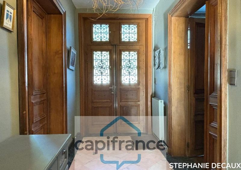 Maison - 315 m² - 13 pièces