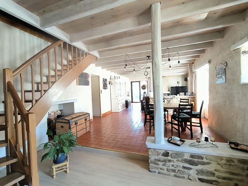 Maison - 182 m² - 7 pièces