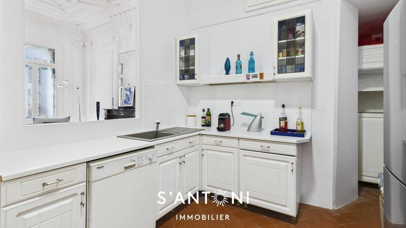 Appartement haussmannien - 91 m² - 2 pièces