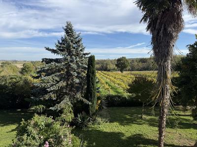 Maison - 338 m² - 11 pièces