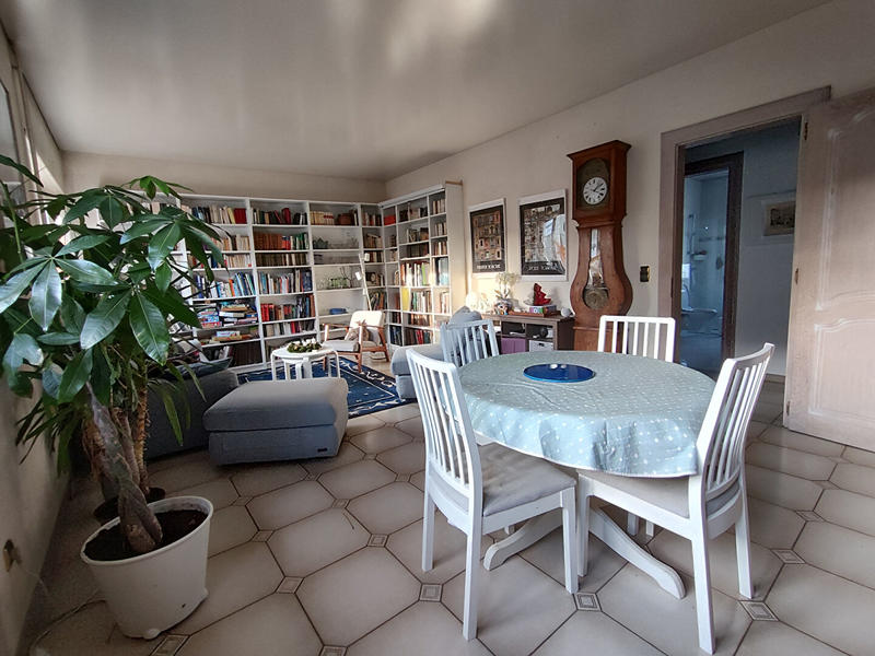 Maison - 292 m² - 9 pièces