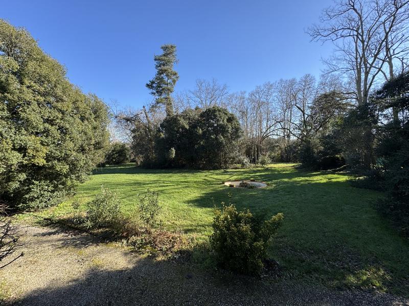 Maison - 222 m² - 7 pièces