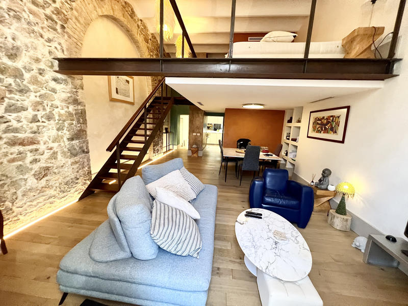 Loft - 83 m² - 3 pièces