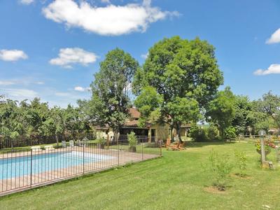 Maison - 319 m² - 12 pièces