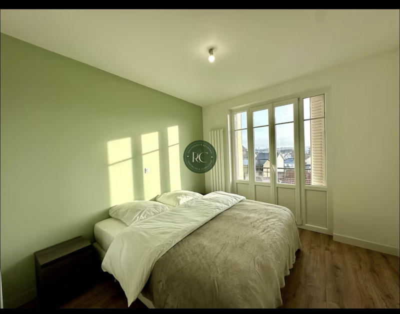 Appartement - 84 m² - 5 pièces