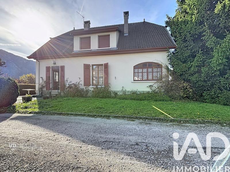 Maison - 205 m² - 10 pièces