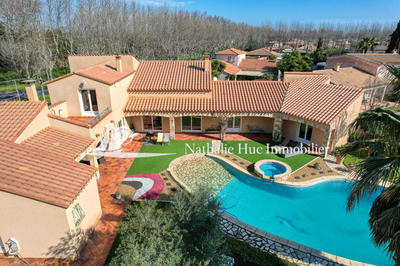 Propriété - 276 m²