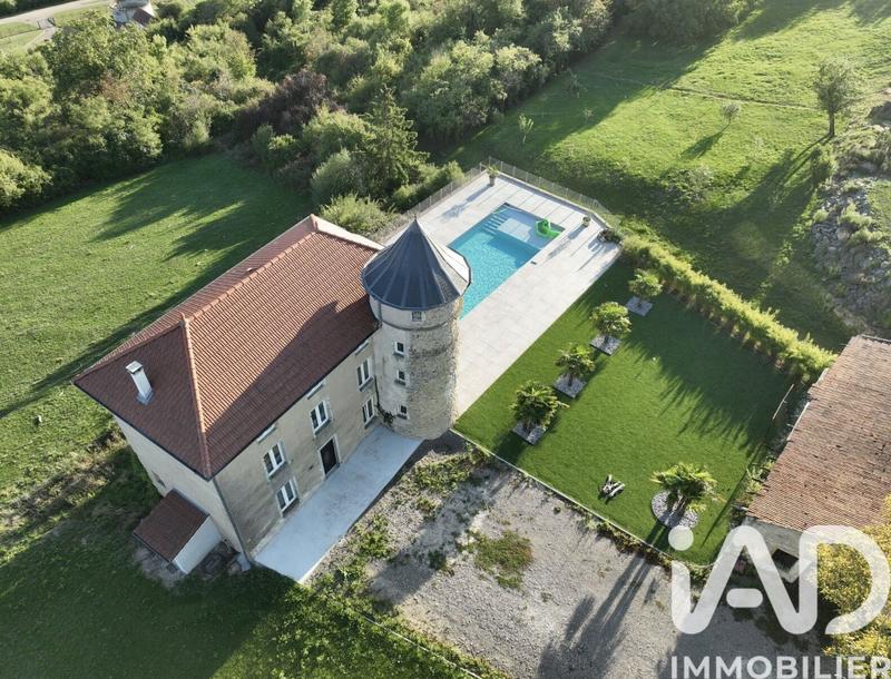 Maison - 240 m² - 8 pièces