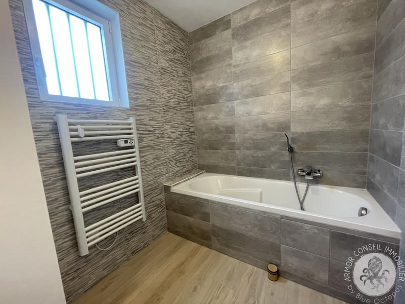 Maison - 93 m² - 4 pièces